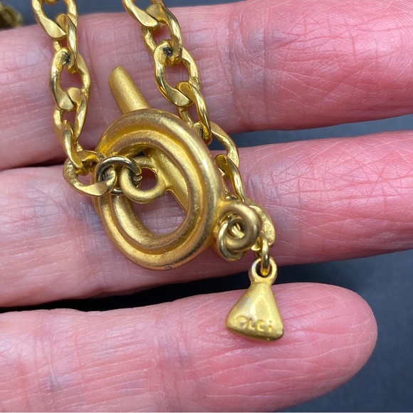 LCi LIZ CLAIBORNE Long Gold Necklace Dangles Toggle Clasp - Picture 6 of 7